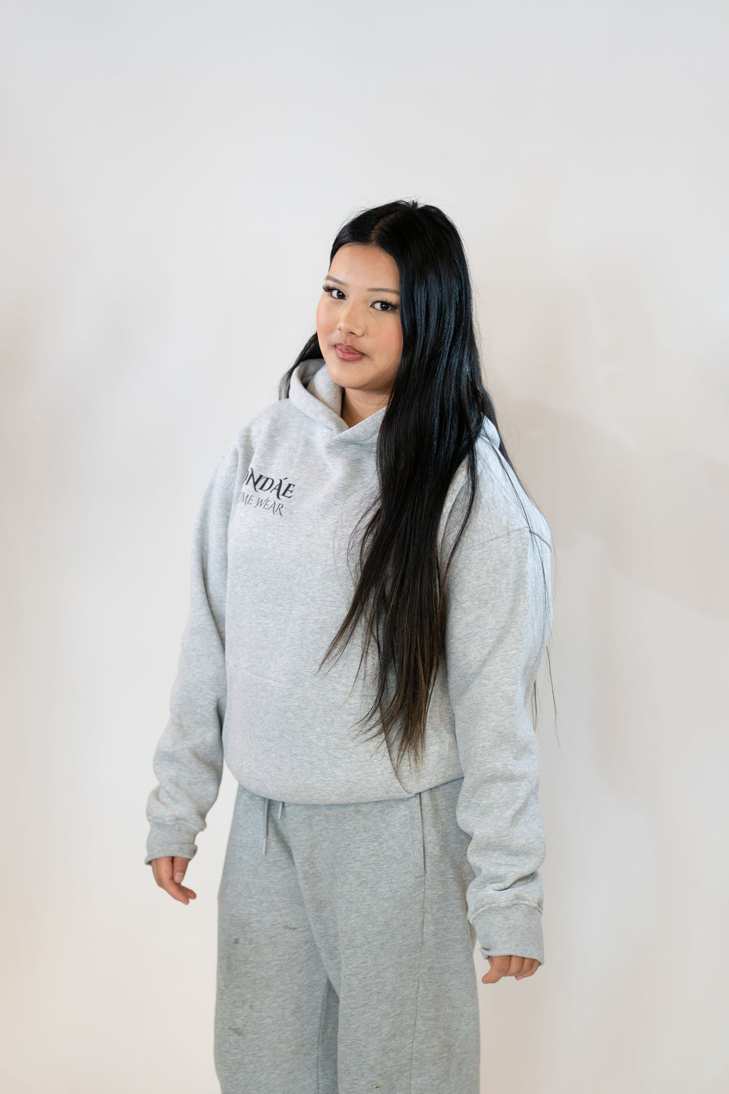 ONDÁE - Prime Wear Essential Hoodies