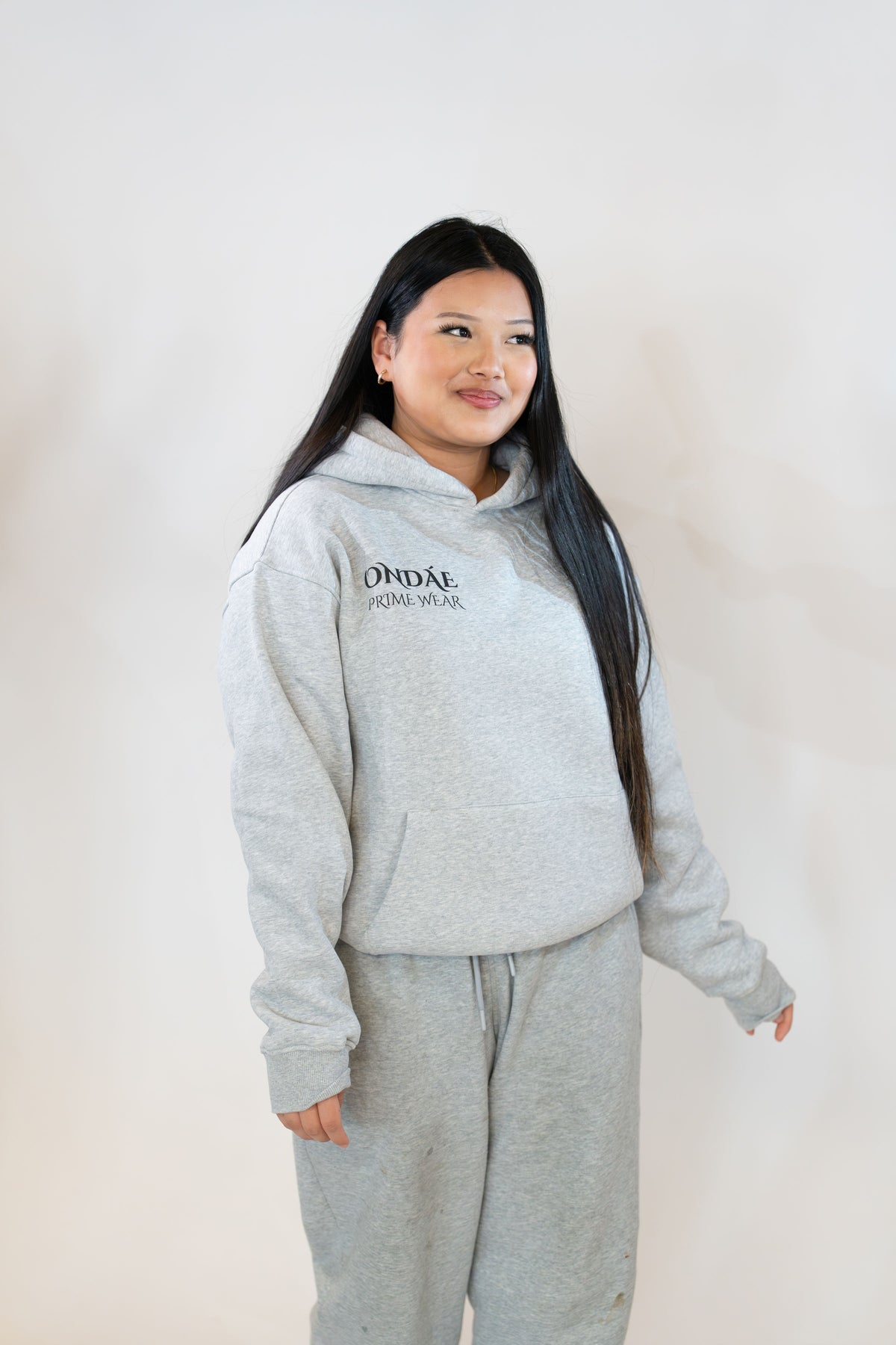 ONDÁE - Prime Wear Essential Hoodies